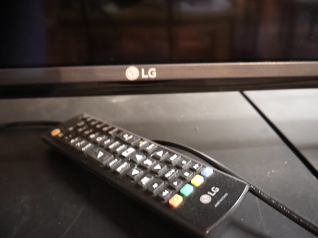 Lg 49 inch tv - afbeelding 2 van  7