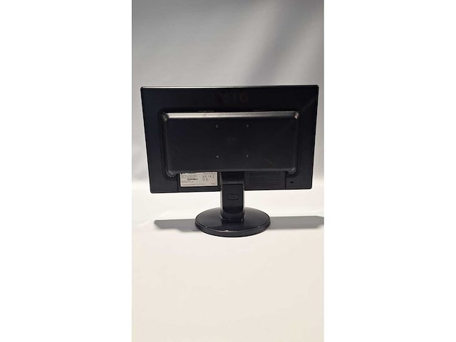 Lg flatron w1941s-pf — 18,5" lcd monitor - afbeelding 2 van  5