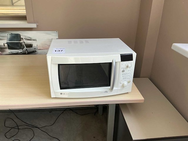 Lg microgolfoven - afbeelding 1 van  3