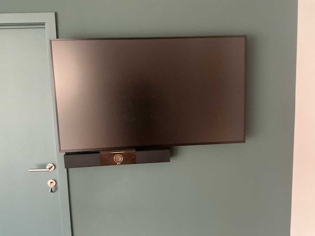 Lg poly beamers & projectie (2 tv schermen) - afbeelding 3 van  9