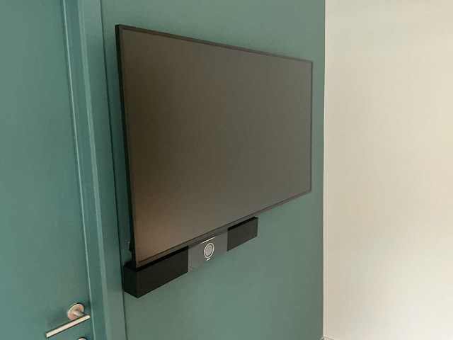 Lg poly beamers & projectie (2 tv schermen) - afbeelding 5 van  9