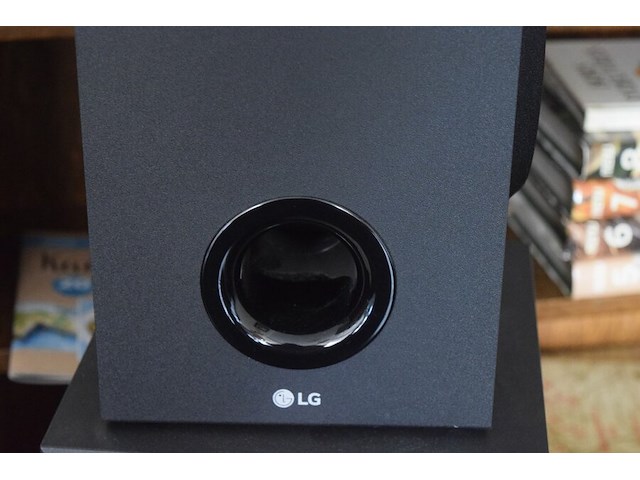 Lg surround systeem model 5j2 50/60hz 18w - afbeelding 5 van  6