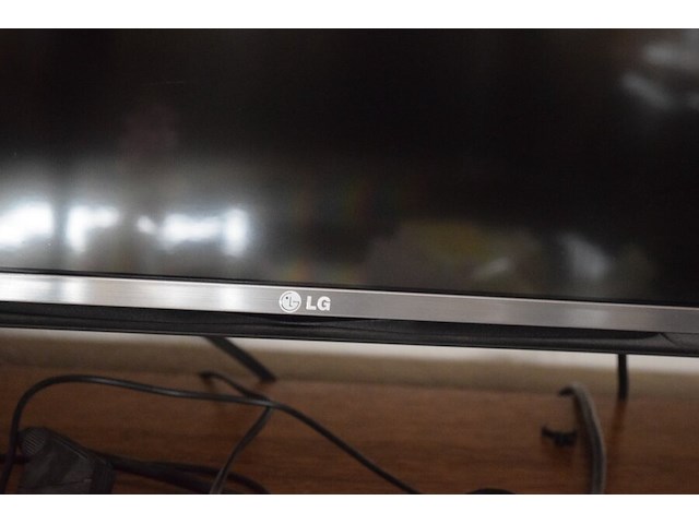 Lg tv ultra hd met ophangbeugel - afbeelding 3 van  6