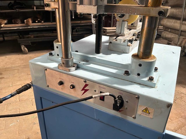 Lh syk1-c automatische en semi-automatische concave surface screenprinter - afbeelding 5 van  16