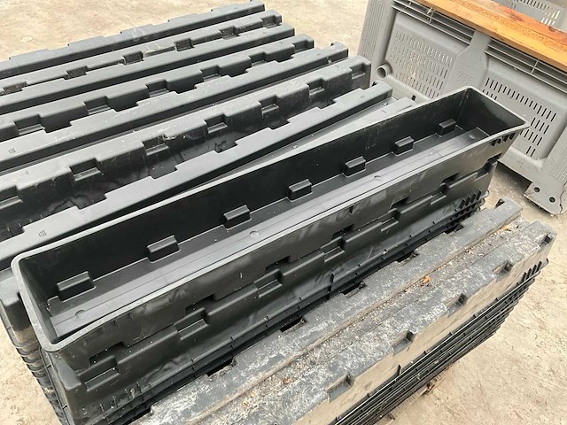 Libra kunststoffen plantenbakken (85x) - afbeelding 1 van  8