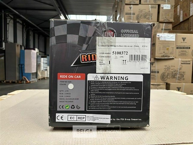 Licensed fiat 500 foot to floor ride on car white - afbeelding 2 van  3