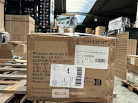 Licensed mercedes benz 300s foot to floor - black - afbeelding 2 van  3