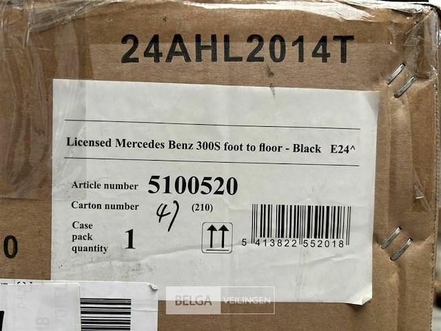 Licensed mercedes benz 300s foot to floor - black - afbeelding 3 van  3