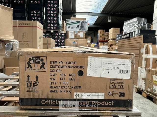 Licensed mercedes benz pedal go kart - black - afbeelding 2 van  3