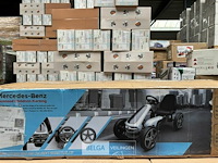 Licensed mercedes-benz pedal go kart - black - afbeelding 2 van  6