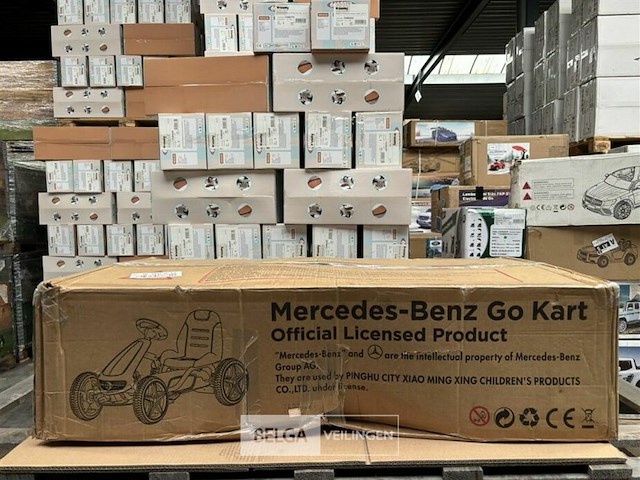Licensed mercedes-benz pedal go kart - black - afbeelding 3 van  6