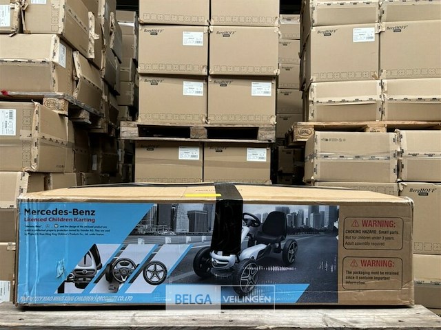 Licensed mercedes-benz pedal go kart - black - afbeelding 2 van  4