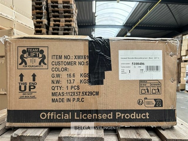 Licensed mercedes-benz pedal go kart - black - afbeelding 3 van  4
