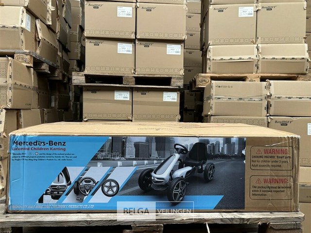 Licensed mercedes-benz pedal go kart - black - afbeelding 2 van  4
