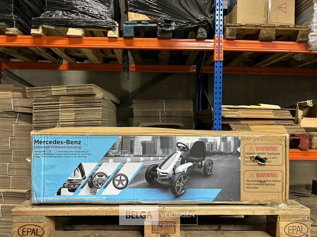 Licensed mercedes-benz pedal go kart - black - afbeelding 2 van  5