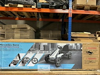 Licensed mercedes-benz pedal go kart - black - afbeelding 3 van  5