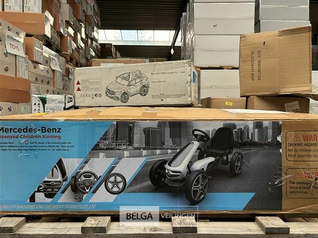 Licensed mercedes benz pedal go kart - blue - afbeelding 2 van  4