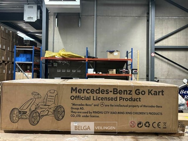 Licensed mercedes benz pedal go kart - red - afbeelding 3 van  3