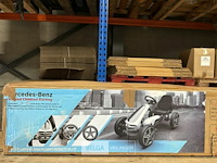 Licensed mercedes-benz pedal go kart - red - afbeelding 3 van  5