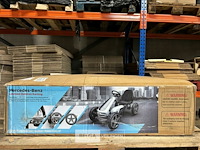 Licensed mercedes-benz pedal go kart - red - afbeelding 2 van  5