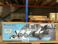 Licensed mercedes-benz pedal go kart - white - afbeelding 3 van  8