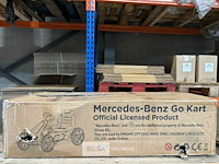 Licensed mercedes-benz pedal go kart - white - afbeelding 6 van  8