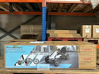 Licensed mercedes-benz pedal go kart - white - afbeelding 2 van  5