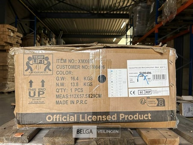 Licensed mercedes-benz pedal go kart black - afbeelding 3 van  4