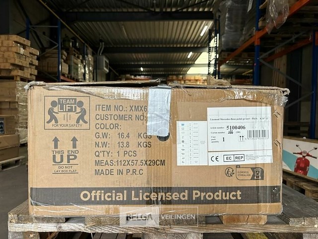 Licensed mercedes-benz pedal go kart black - afbeelding 3 van  4