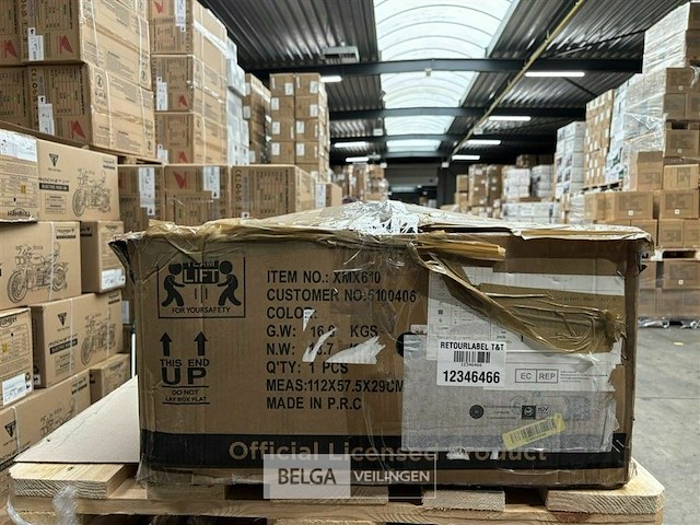 Licensed mercedes-benz pedal go kart black - afbeelding 2 van  3