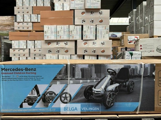 Licensed mercedes-benz pedal go kart black - afbeelding 2 van  4