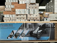 Licensed mercedes-benz pedal go kart black - afbeelding 2 van  4