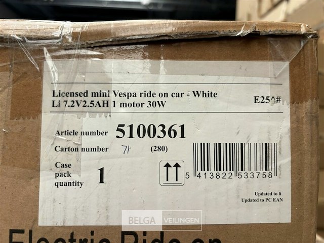 Licensed mini vespa ride on car - white - afbeelding 4 van  4