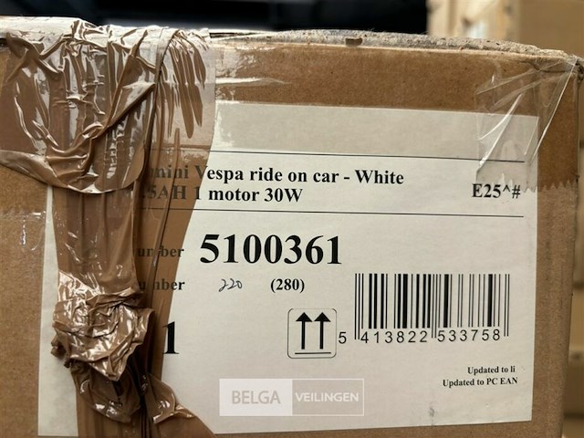 Licensed mini vespa ride on car - white - afbeelding 4 van  4