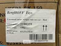 Licensed mini vespa ride on car red - afbeelding 3 van  3