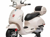 Licensed vespa gts ride on car white - afbeelding 1 van  4