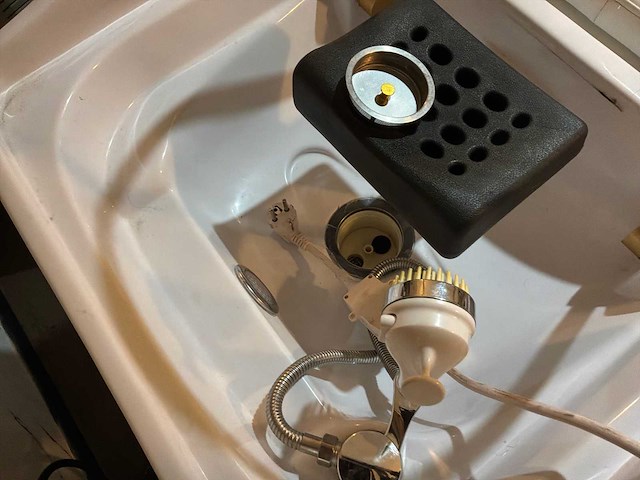 Lichaamsbehandelingen - massagetafelset - head spa japanse massage - verwarmingsstenen - afbeelding 8 van  16