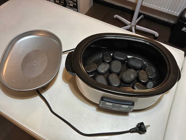 Lichaamsbehandelingen - massagetafelset - head spa japanse massage - verwarmingsstenen - afbeelding 10 van  16