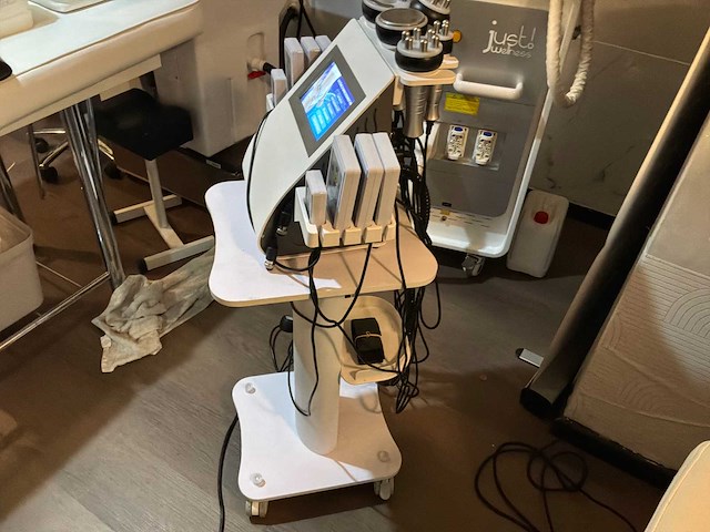 Lichaamsverzorging anticelluliet en radiofrequentie machine. - afbeelding 1 van  9