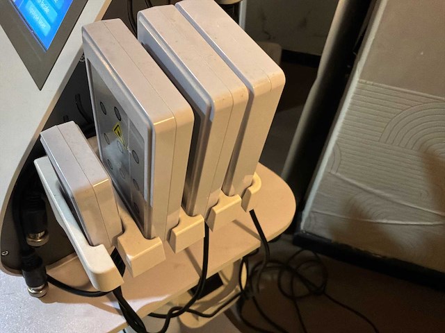 Lichaamsverzorging anticelluliet en radiofrequentie machine. - afbeelding 6 van  9