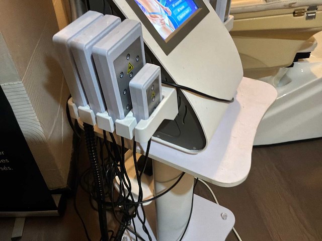Lichaamsverzorging anticelluliet en radiofrequentie machine. - afbeelding 7 van  9