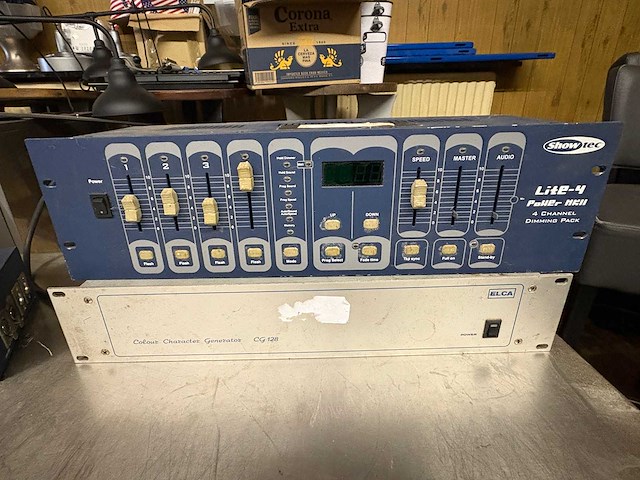 Licht computers - various light equipment (4x) - afbeelding 2 van  5