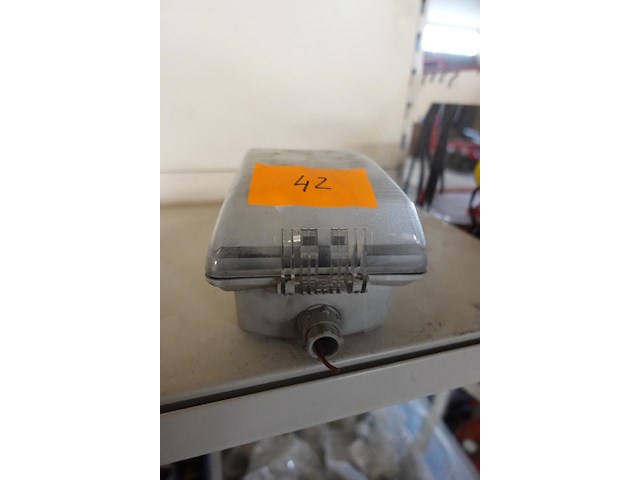 Lichtarmatuur tegen stof en spatwater - afbeelding 2 van  2