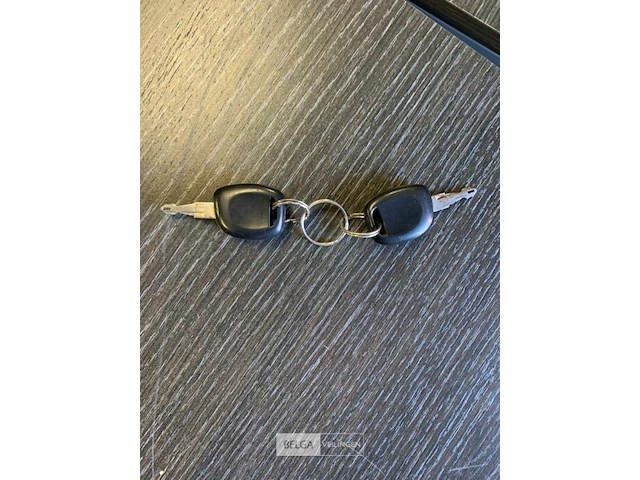 Lichte vrachtauto opel vivaro - afbeelding 8 van  23