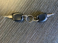 Lichte vrachtauto opel vivaro - afbeelding 8 van  23