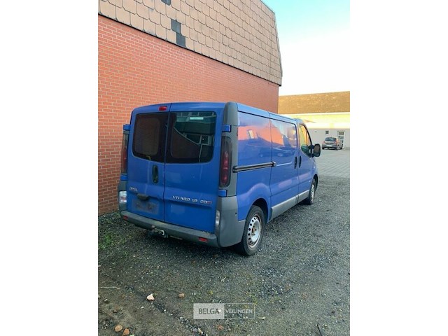 Lichte vrachtauto opel vivaro - afbeelding 9 van  23