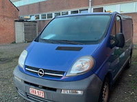 Lichte vrachtauto opel vivaro