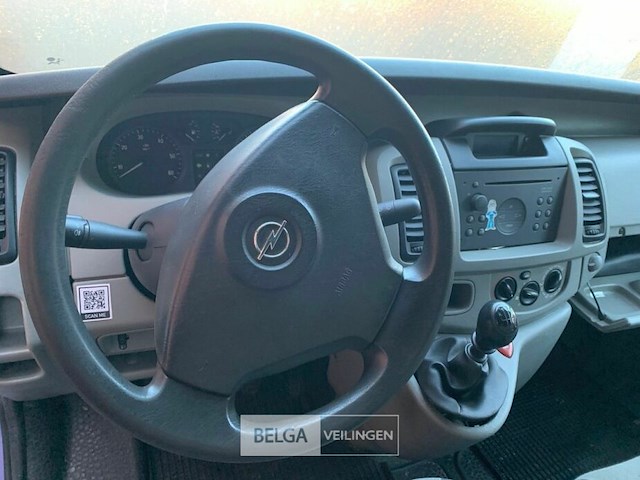 Lichte vrachtauto opel vivaro - afbeelding 13 van  23