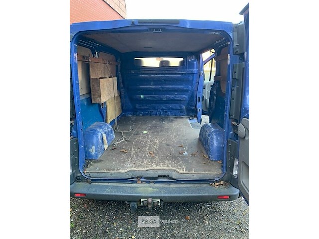 Lichte vrachtauto opel vivaro - afbeelding 16 van  23