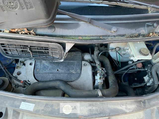 Lichte vrachtauto opel vivaro - afbeelding 18 van  23